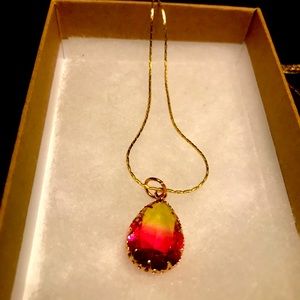 MULTI COLORED PINK PENDANT NECKLACE